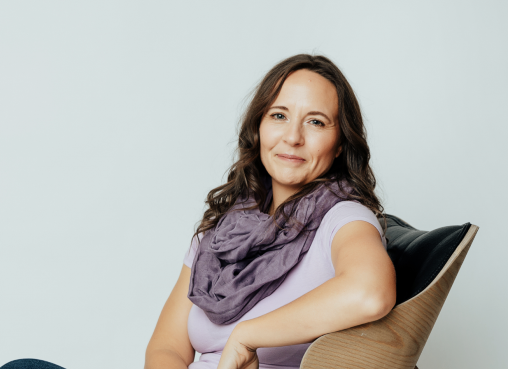 Inis LeBlanc Office Manager Bookkeeper - Maven Collective Marketing B2B Digital Marketing Agency